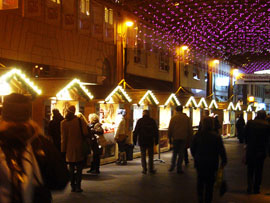 Gourmet-Weihnachtsmarkt vor den Ringstraßen-Galerien